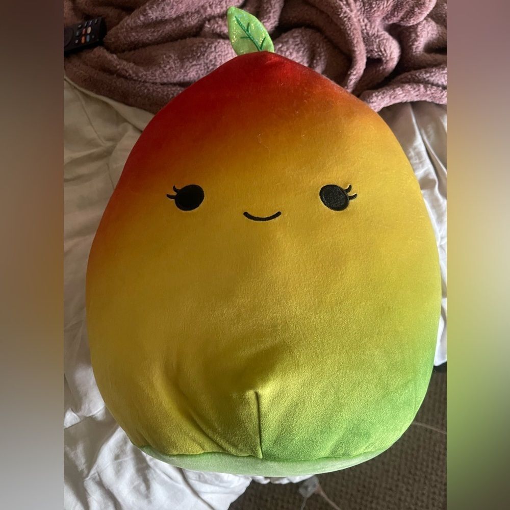 12” Squishmallow 🥭nwot